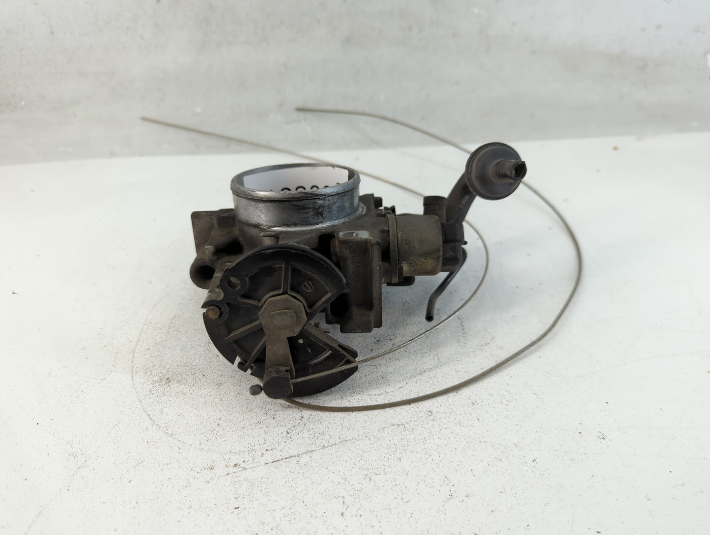 2000 Saturn Ls Throttle Body P/N:E03110 19901 Fits Fits 2001 2002 2003 OEM Used Auto Parts - Oemusedautoparts1.com