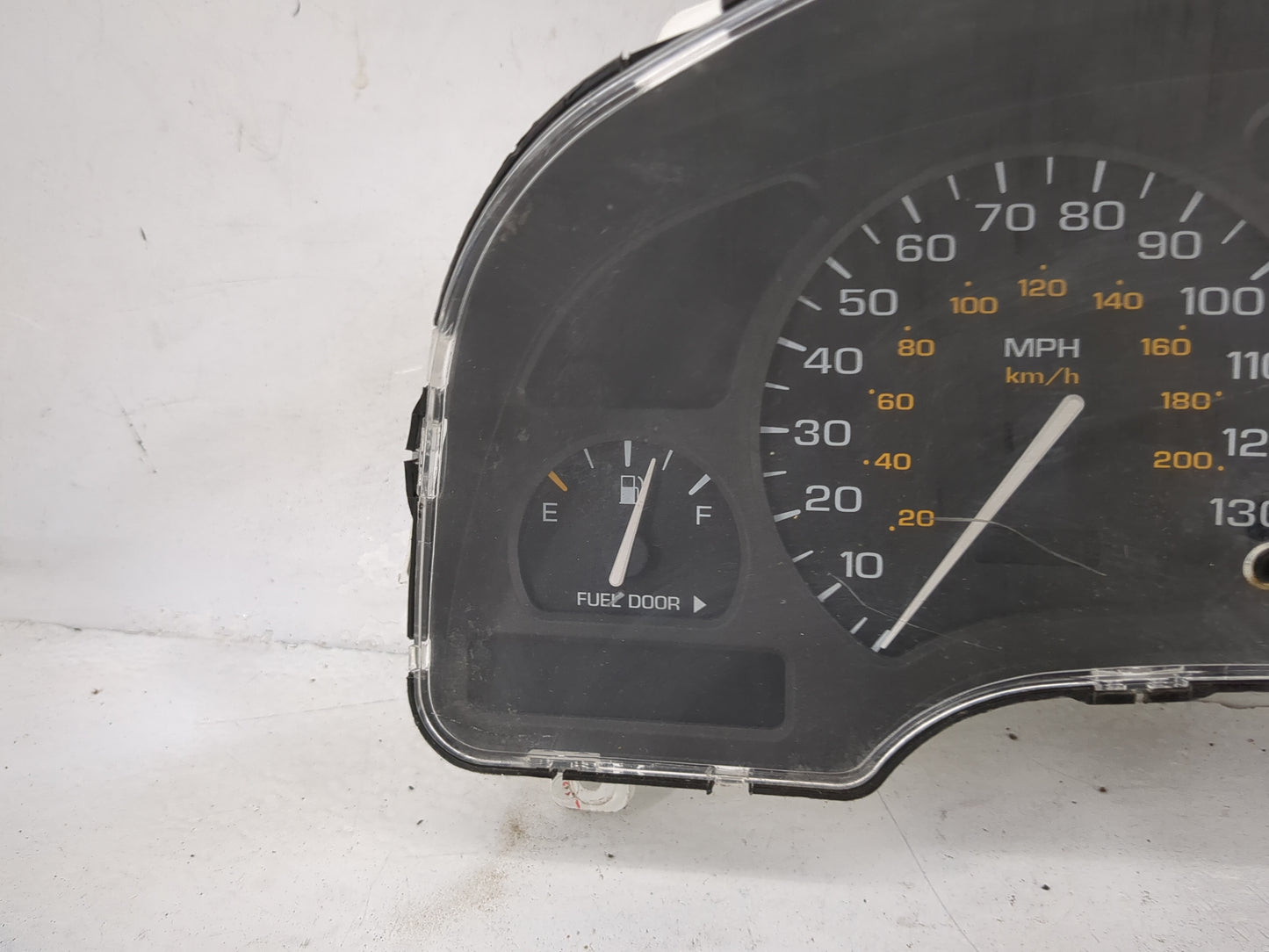 2001 Saturn L Series Instrument Cluster Speedometer Gauges P/N:24416006 1911320009B, 3329530001A Miles: Fits Fits 2000 2002 