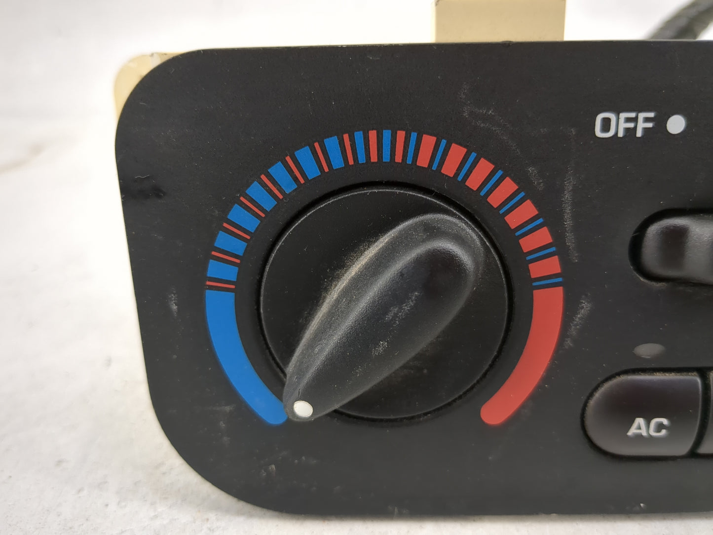 2001 Saturn L Series Climate Control Module Temperature AC/Heater Replacement P/N:097-010-0301 Fits OEM Used Auto Parts - Oe