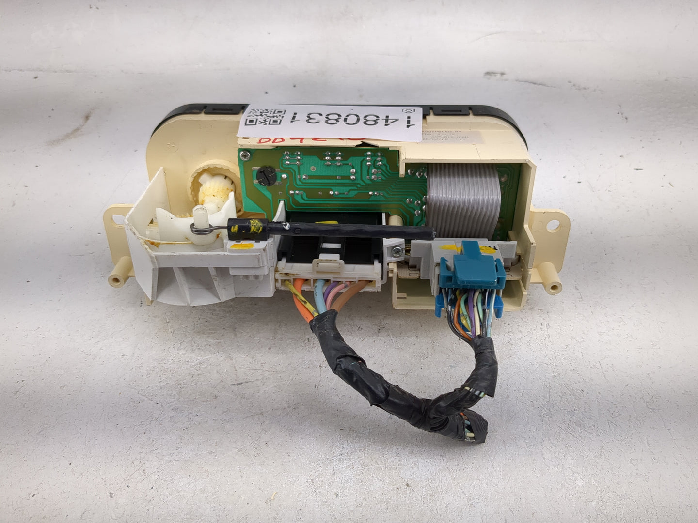 2001 Saturn L Series Climate Control Module Temperature AC/Heater Replacement P/N:097-010-0301 Fits OEM Used Auto Parts - Oe