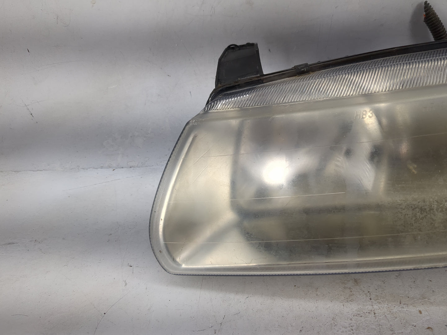 Saturn L Series Driver Left Oem Head Light Headlight Lamp - Oemusedautoparts1.com