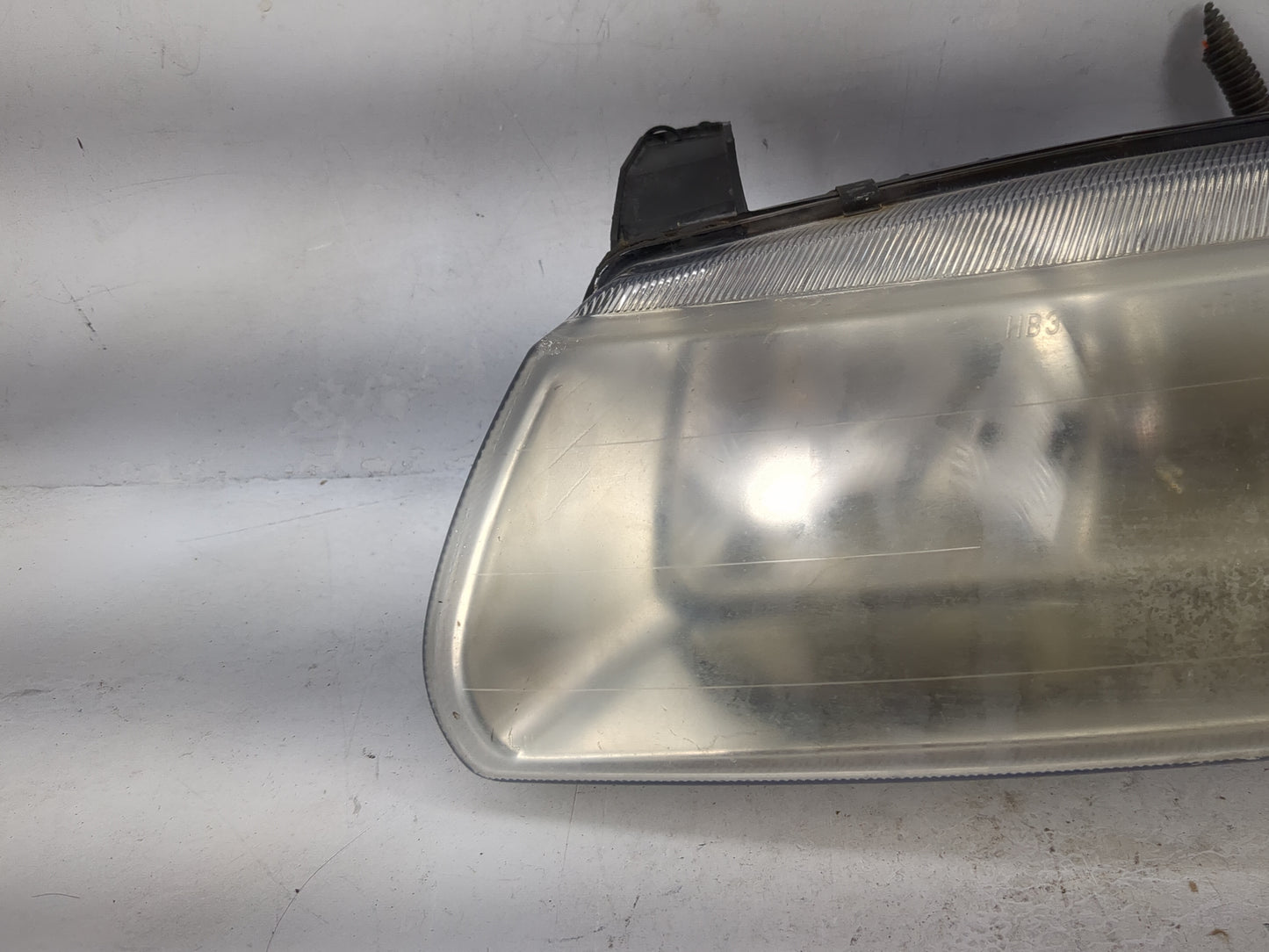 Saturn L Series Driver Left Oem Head Light Headlight Lamp - Oemusedautoparts1.com