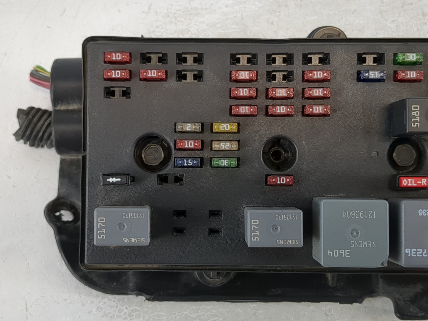 2001 Saturn Sl Fusebox Fuse Box Panel Relay Module Fits OEM Used Auto Parts - Oemusedautoparts1.com