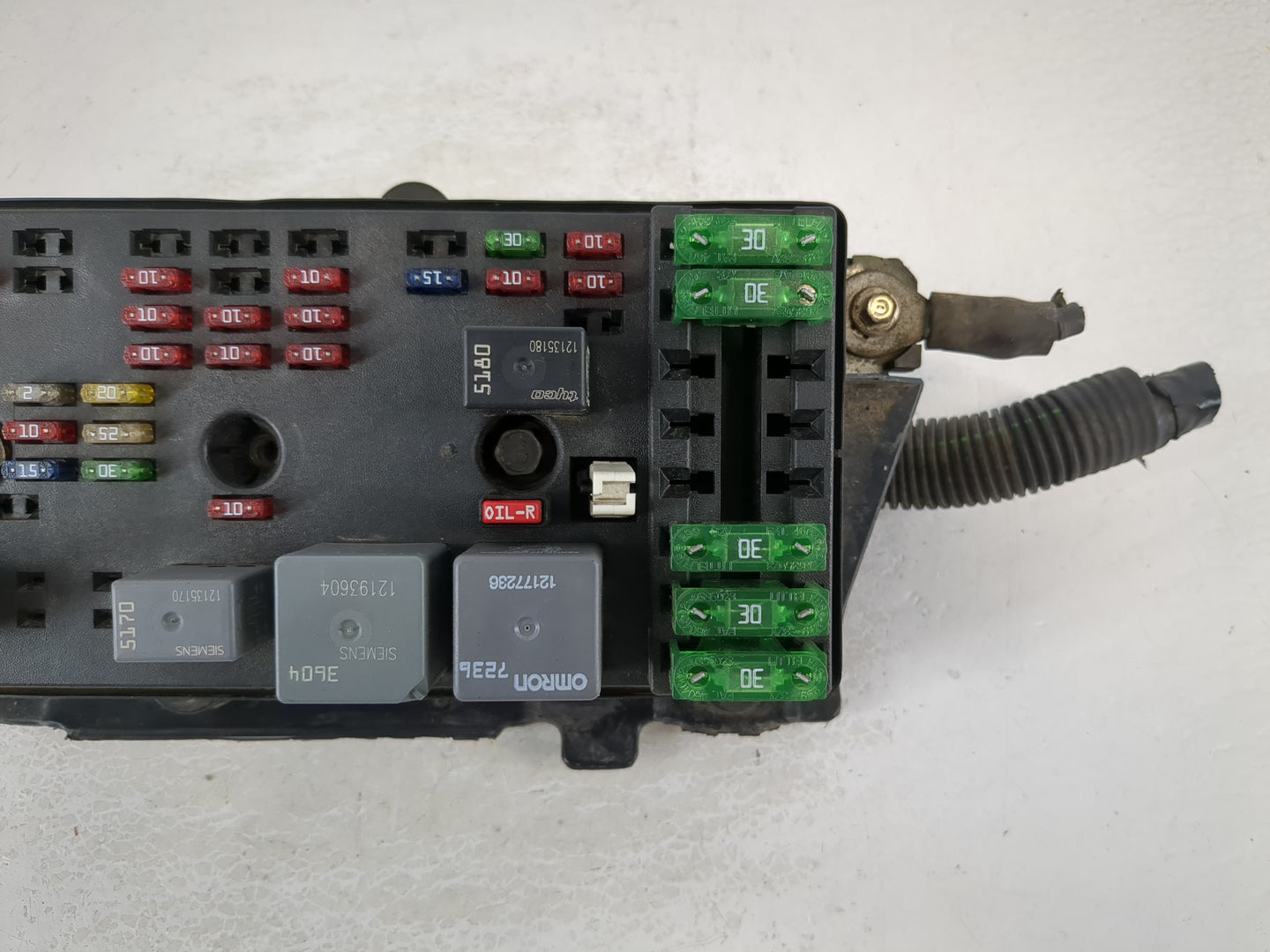 2001 Saturn Sl Fusebox Fuse Box Panel Relay Module Fits OEM Used Auto Parts - Oemusedautoparts1.com