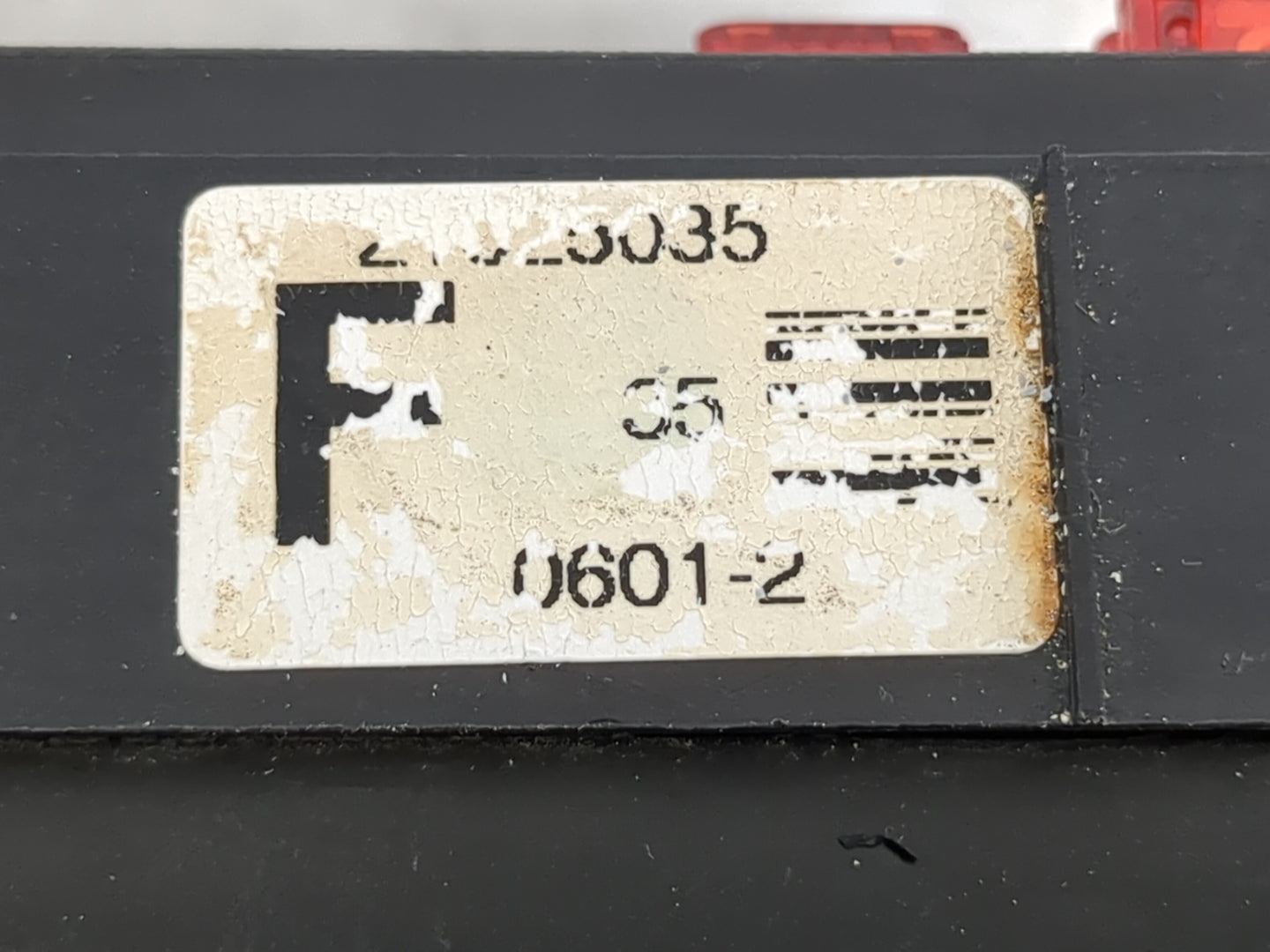 2001 Saturn Sl Fusebox Fuse Box Panel Relay Module Fits OEM Used Auto Parts - Oemusedautoparts1.com