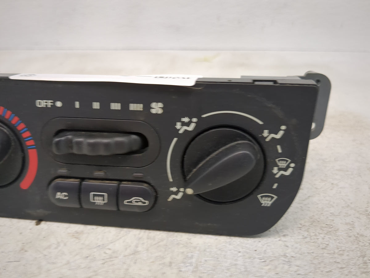 2000-2002 Saturn Sl Climate Control Module Temperature AC/Heater Replacement Fits Fits 2000 2001 2002 OEM Used Auto Parts - 