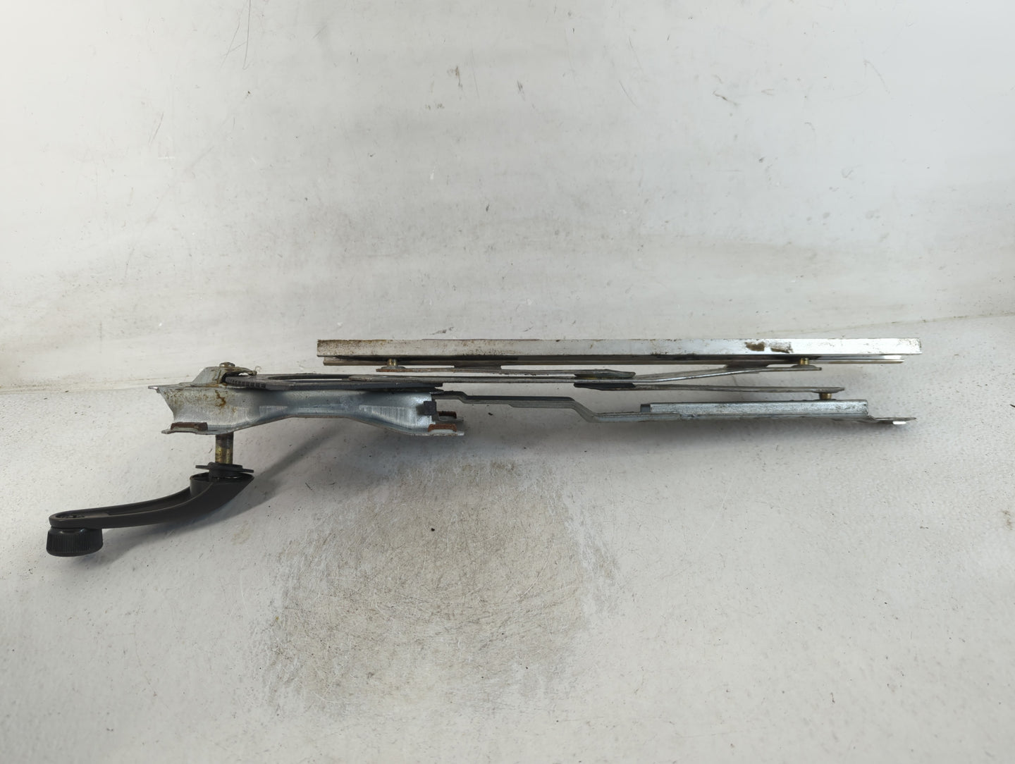 2000-2002 Saturn Sl1 Driver Left Front Window Regulator - Oemusedautoparts1.com
