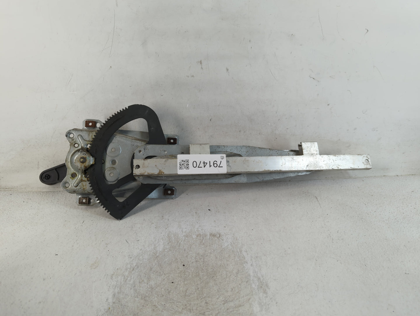 2000-2002 Saturn Sl1 Driver Left Front Window Regulator - Oemusedautoparts1.com