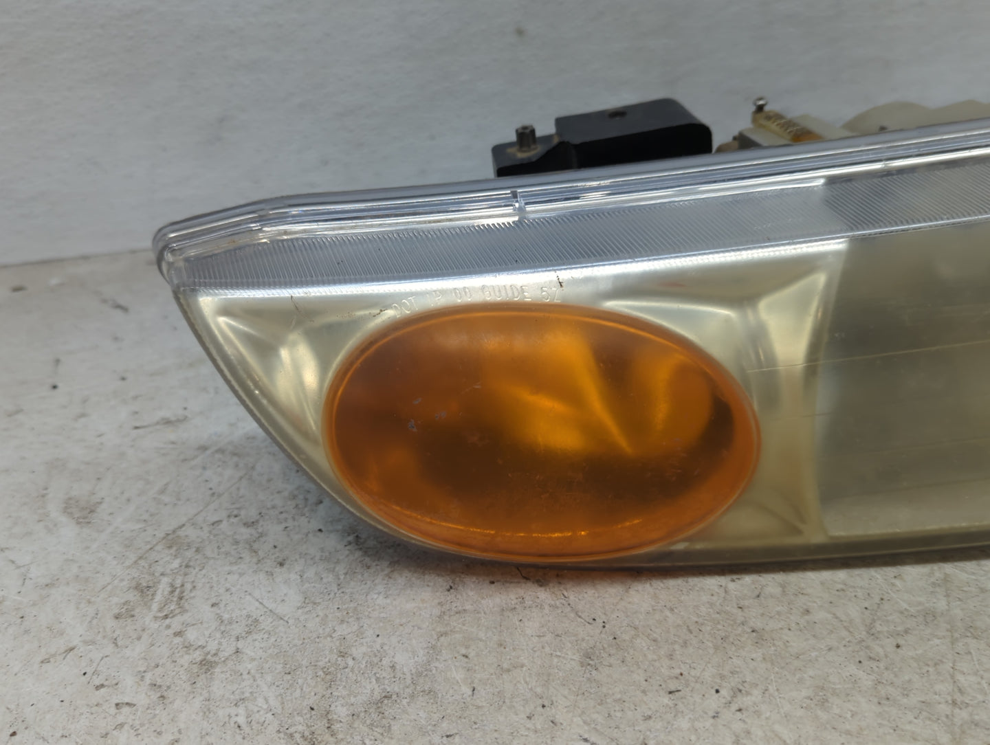 2000-2002 Saturn Sl2 Passenger Right Oem Head Light Headlight Lamp - Oemusedautoparts1.com