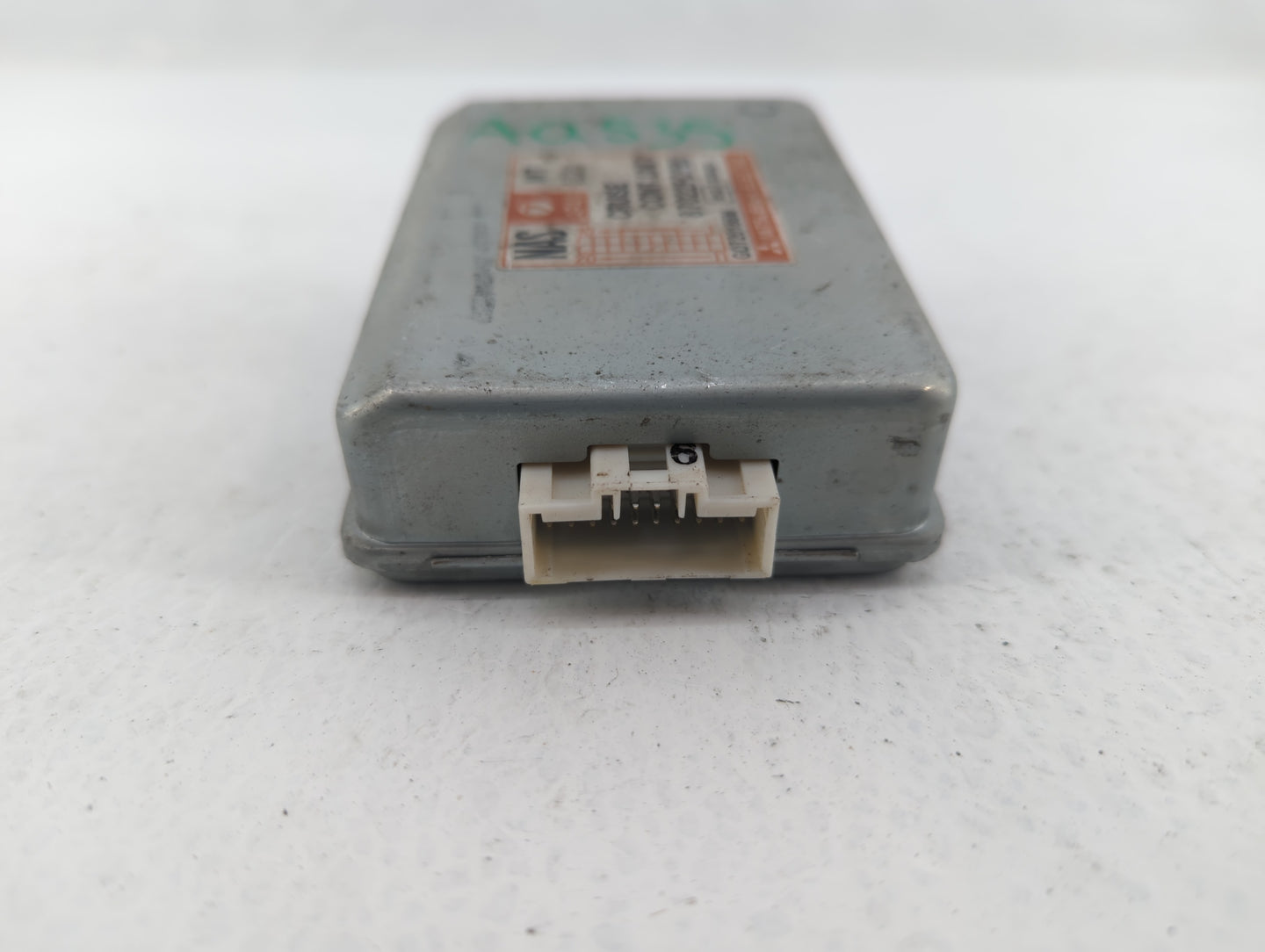 2000-2002 Subaru Forester Chassis Control Module Ccm Bcm Body Control - Oemusedautoparts1.com