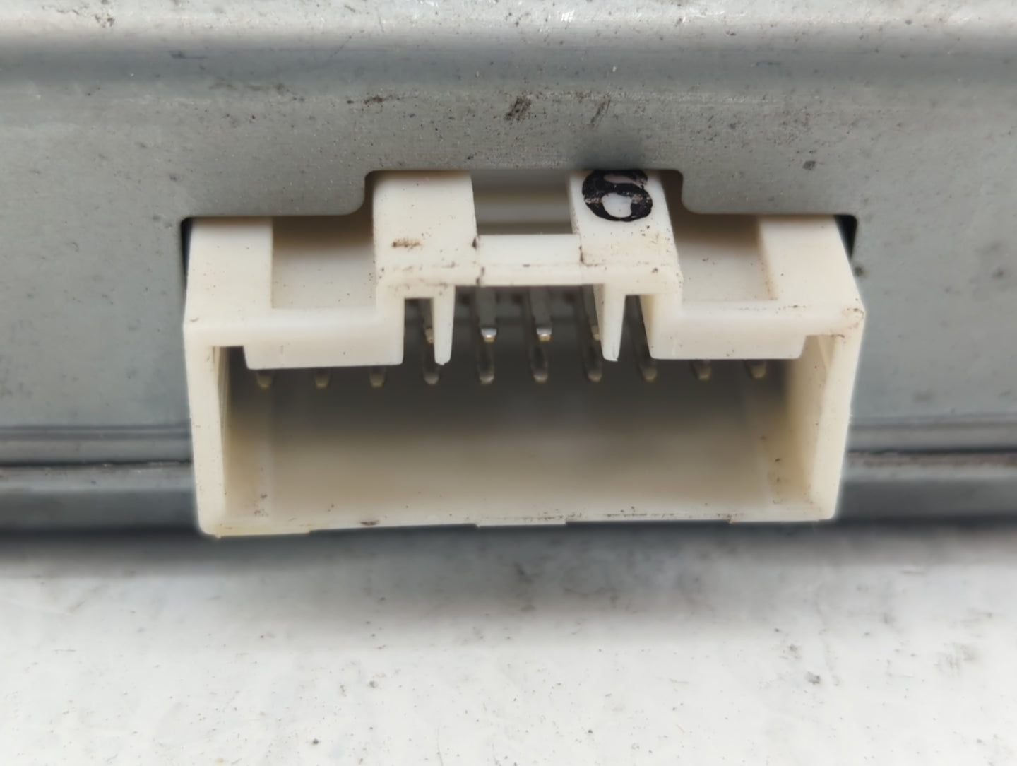 2000-2002 Subaru Forester Chassis Control Module Ccm Bcm Body Control - Oemusedautoparts1.com