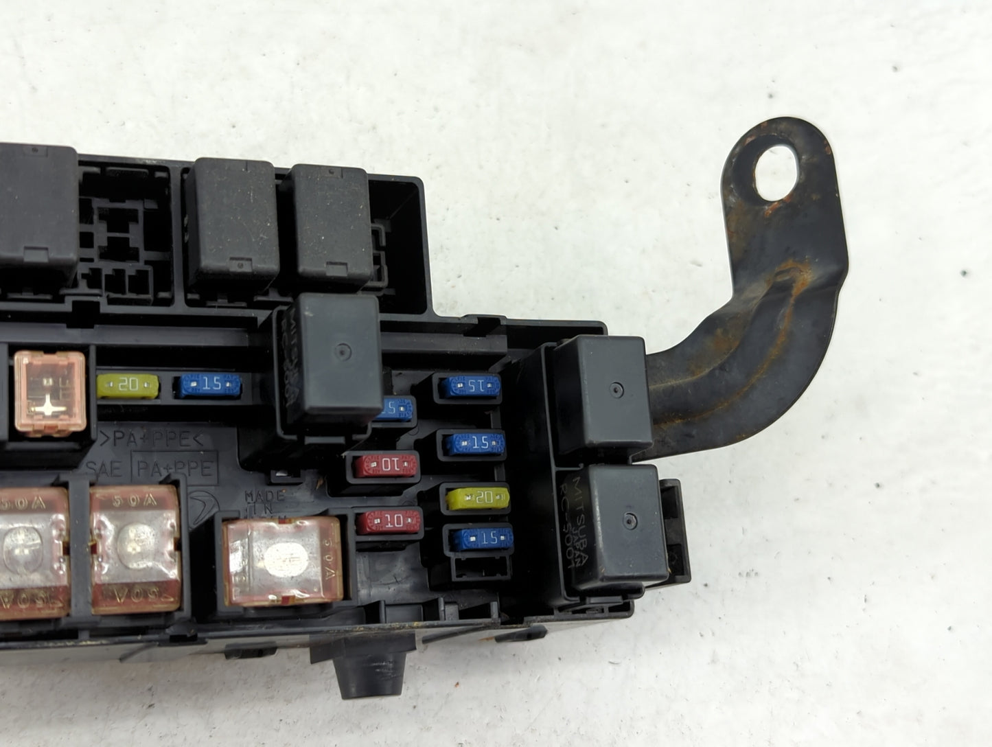 2000-2001 Subaru Legacy Fusebox Fuse Box Panel Relay Module P/N:MB500100B Fits Fits 2000 2001 OEM Used Auto Parts - Oemuseda
