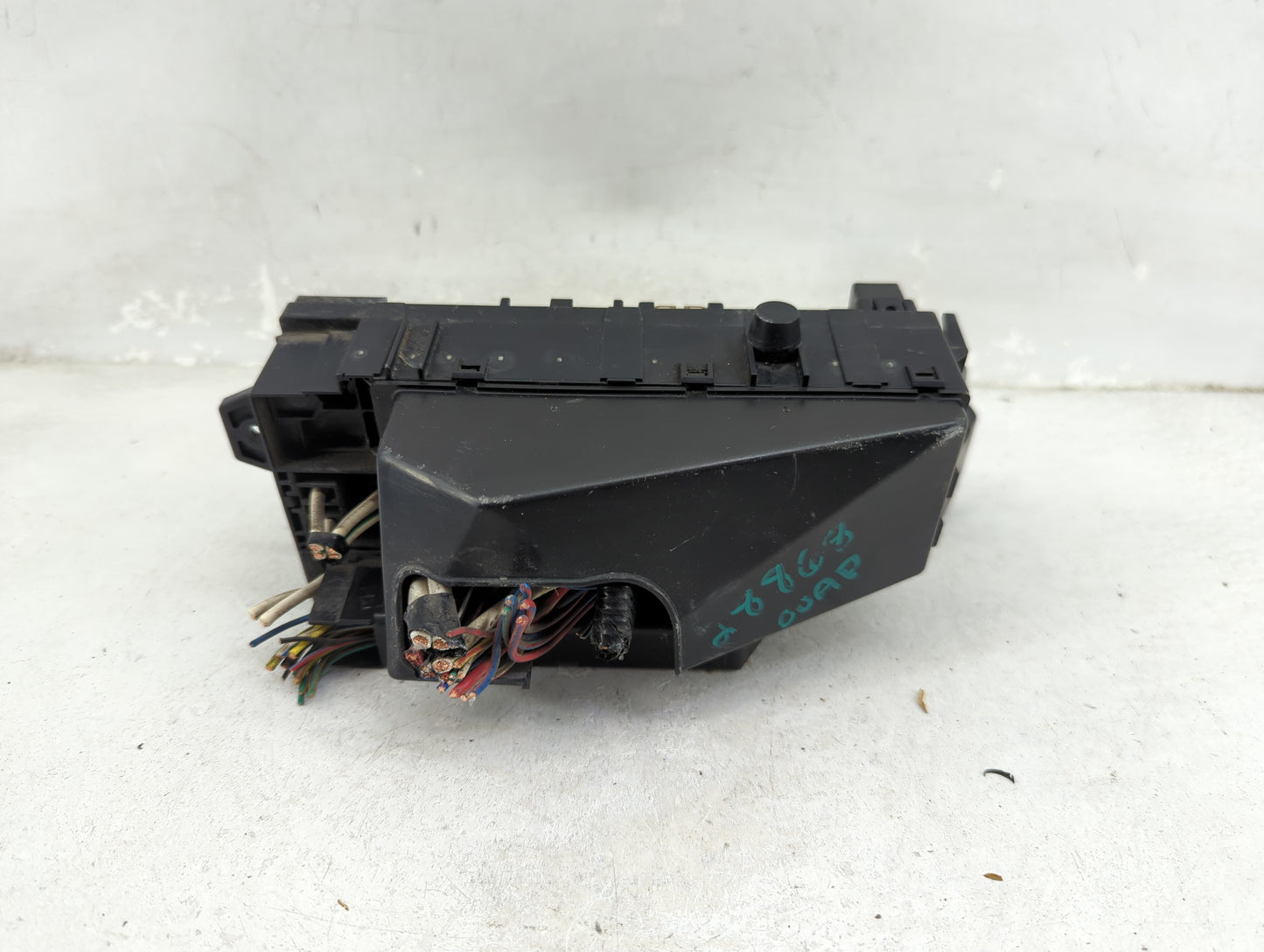2000-2001 Subaru Legacy Fusebox Fuse Box Panel Relay Module P/N:MB500100B Fits Fits 2000 2001 OEM Used Auto Parts - Oemuseda