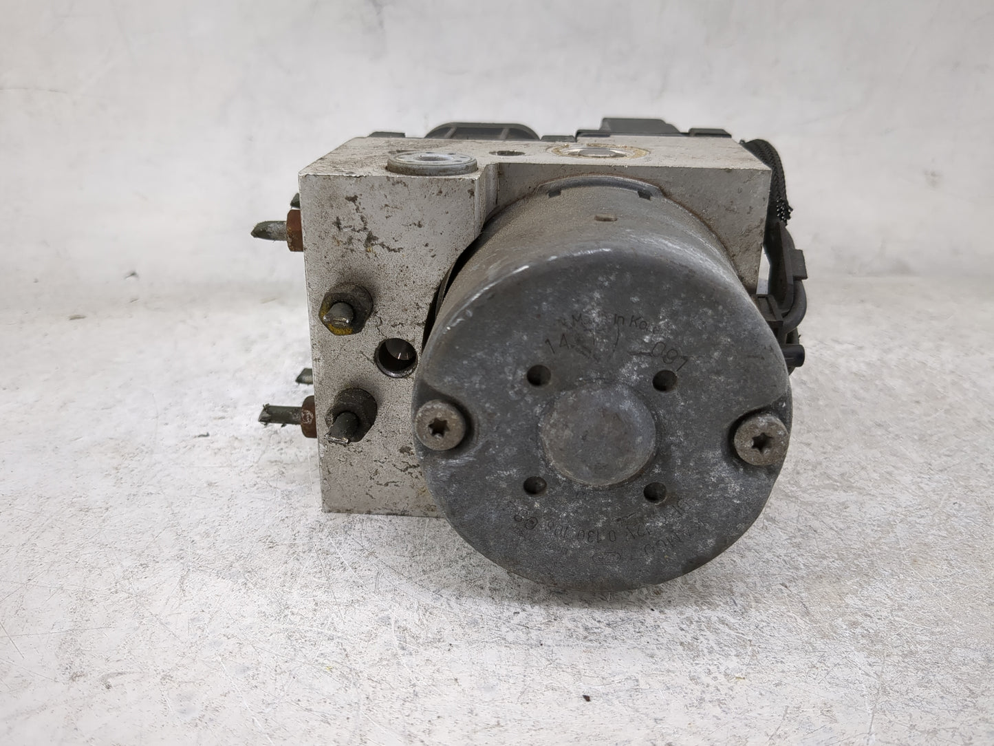 2000-2001 Subaru Legacy ABS Pump Control Module Replacement P/N:0265216746 0273004270, 27534AE00A, 0273004270 Fits Fits 2000