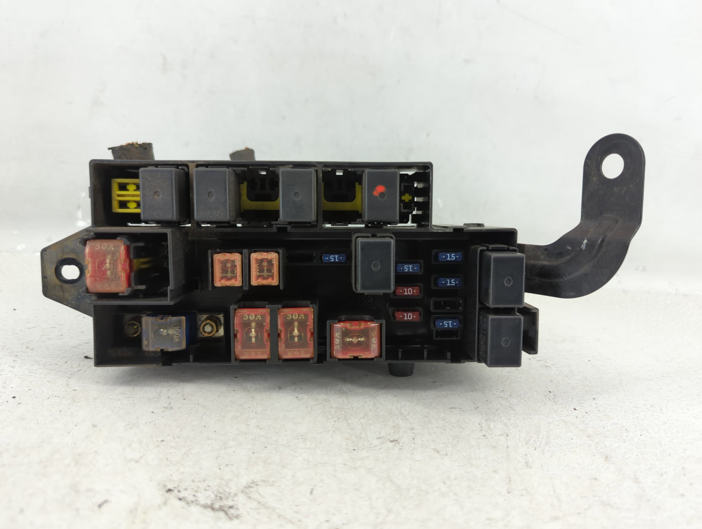 2000-2001 Subaru Legacy Fusebox Fuse Box Panel Relay Module P/N:LB700101W MB500100B Fits Fits 2000 2001 OEM Used Auto Parts 
