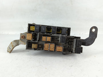 2000-2001 Subaru Legacy Fusebox Fuse Box Panel Relay Module P/N:82231AE01A Fits Fits 2000 2001 OEM Used Auto Parts - Oemused