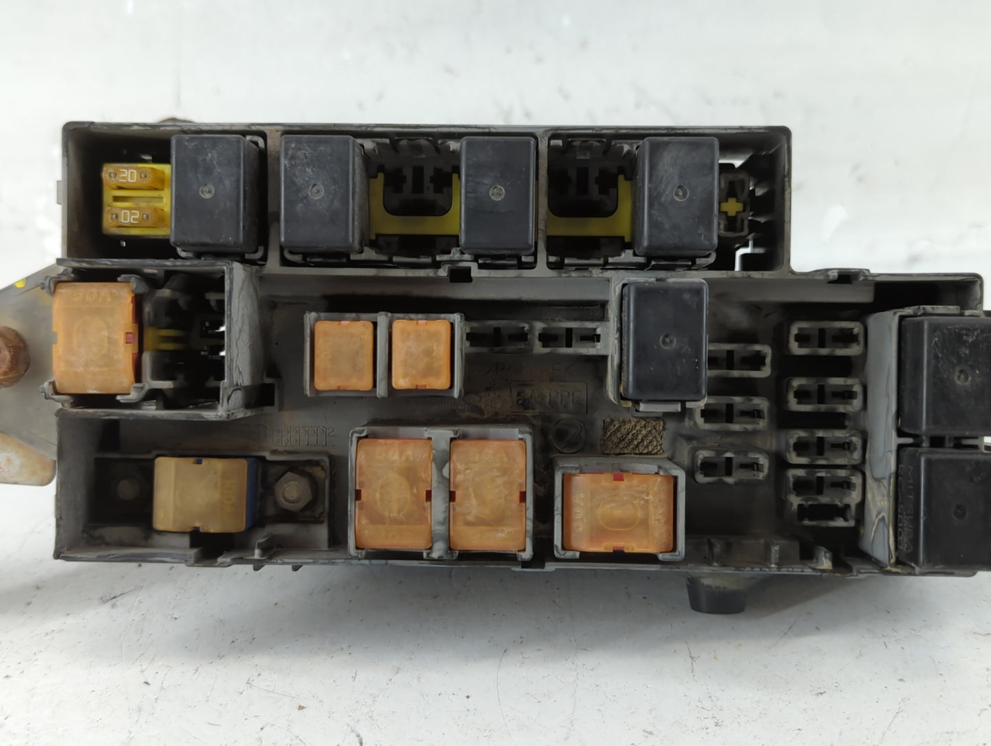 2000-2001 Subaru Legacy Fusebox Fuse Box Panel Relay Module P/N:82231AE01A Fits Fits 2000 2001 OEM Used Auto Parts - Oemused