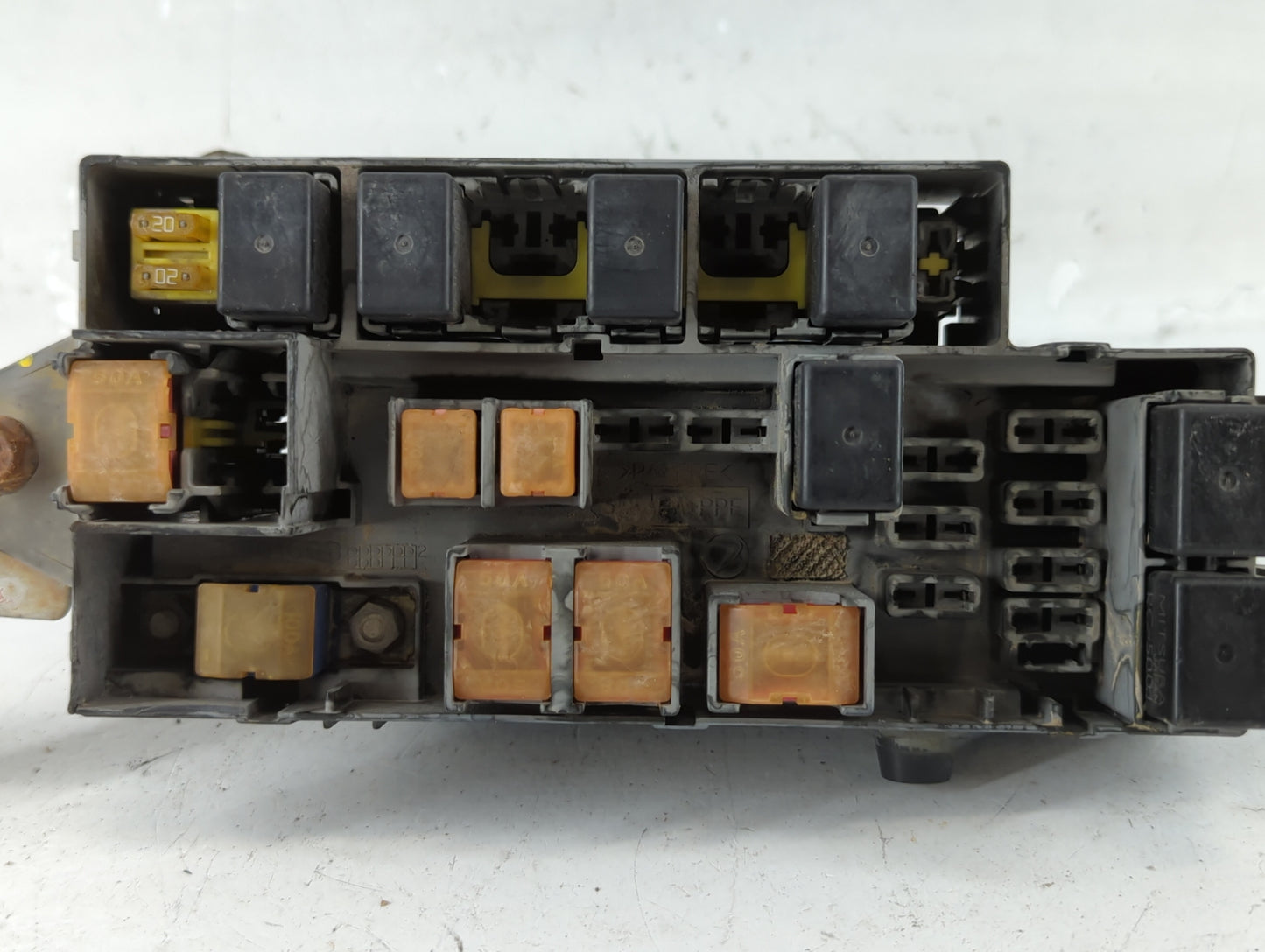 2000-2001 Subaru Legacy Fusebox Fuse Box Panel Relay Module P/N:82231AE01A Fits Fits 2000 2001 OEM Used Auto Parts - Oemused