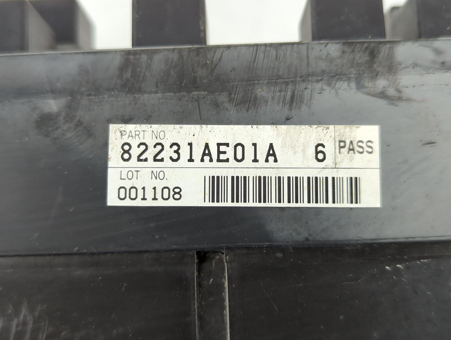 2000-2001 Subaru Legacy Fusebox Fuse Box Panel Relay Module P/N:82231AE01A Fits Fits 2000 2001 OEM Used Auto Parts - Oemused
