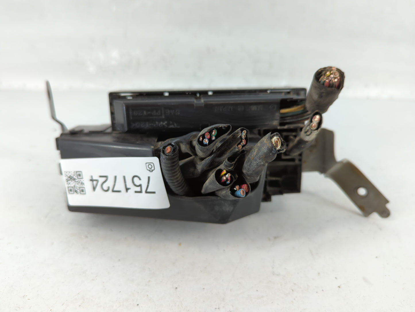2000-2001 Subaru Legacy Fusebox Fuse Box Panel Relay Module P/N:82231AE01A Fits Fits 2000 2001 OEM Used Auto Parts - Oemused