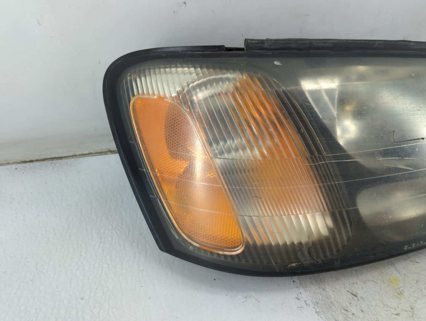 2000-2004 Subaru Legacy Driver Left Oem Head Light Headlight Lamp - Oemusedautoparts1.com
