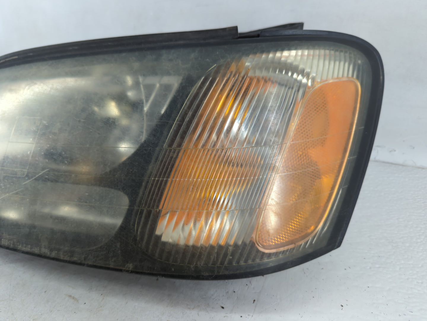 2000-2004 Subaru Legacy Driver Left Oem Head Light Headlight Lamp - Oemusedautoparts1.com