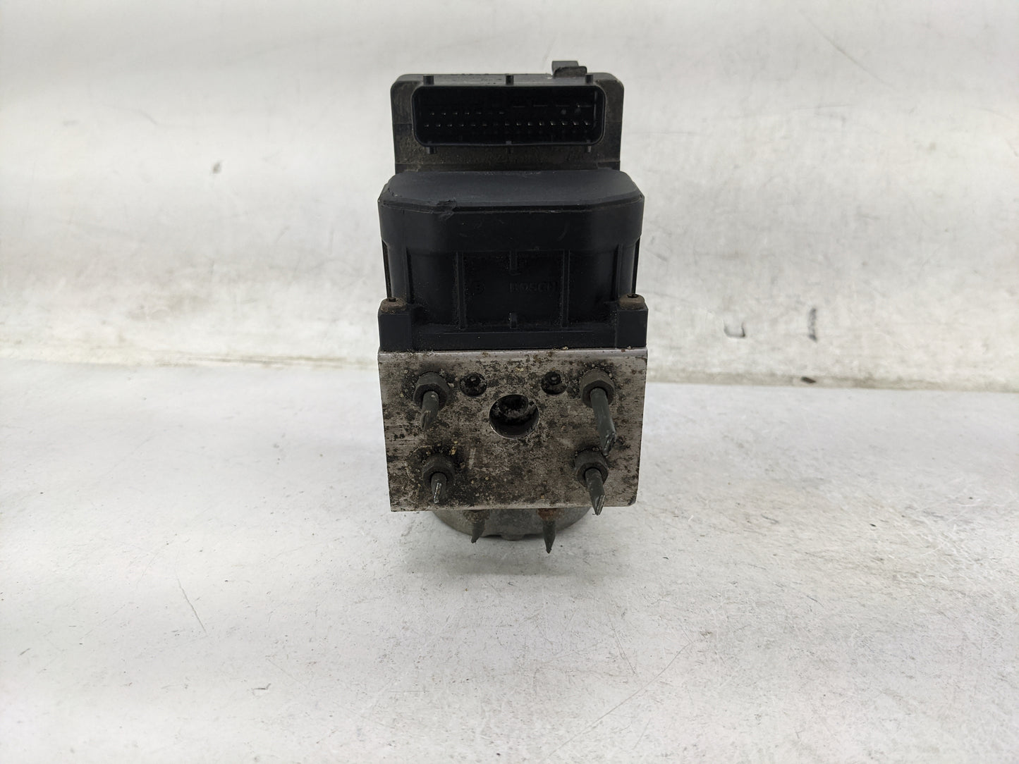2001 Subaru Outback ABS Pump Control Module Replacement P/N:0265220487 4845840032 Fits OEM Used Auto Parts - Oemusedautopart