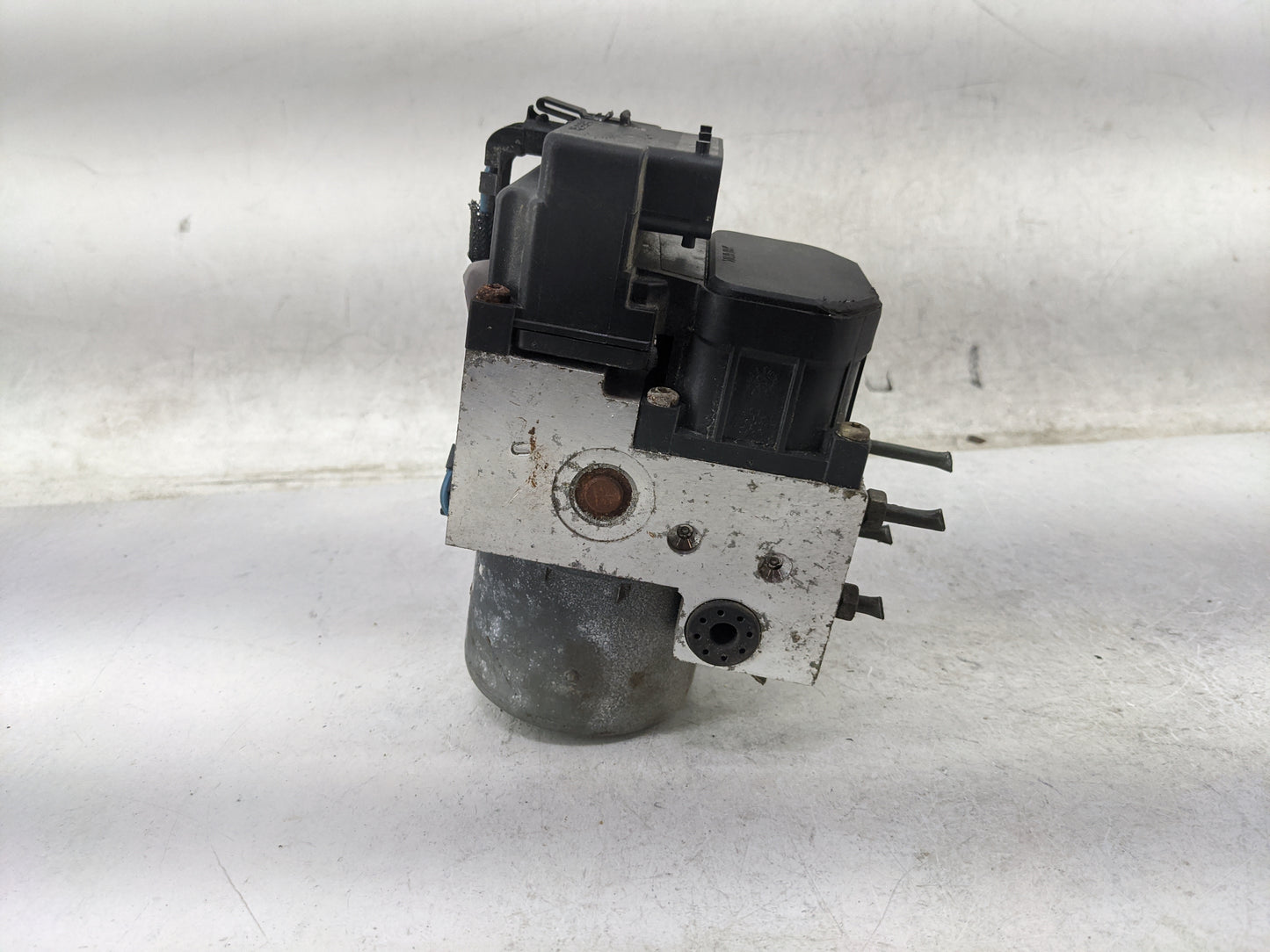 2001 Subaru Outback ABS Pump Control Module Replacement P/N:0265220487 4845840032 Fits OEM Used Auto Parts - Oemusedautopart