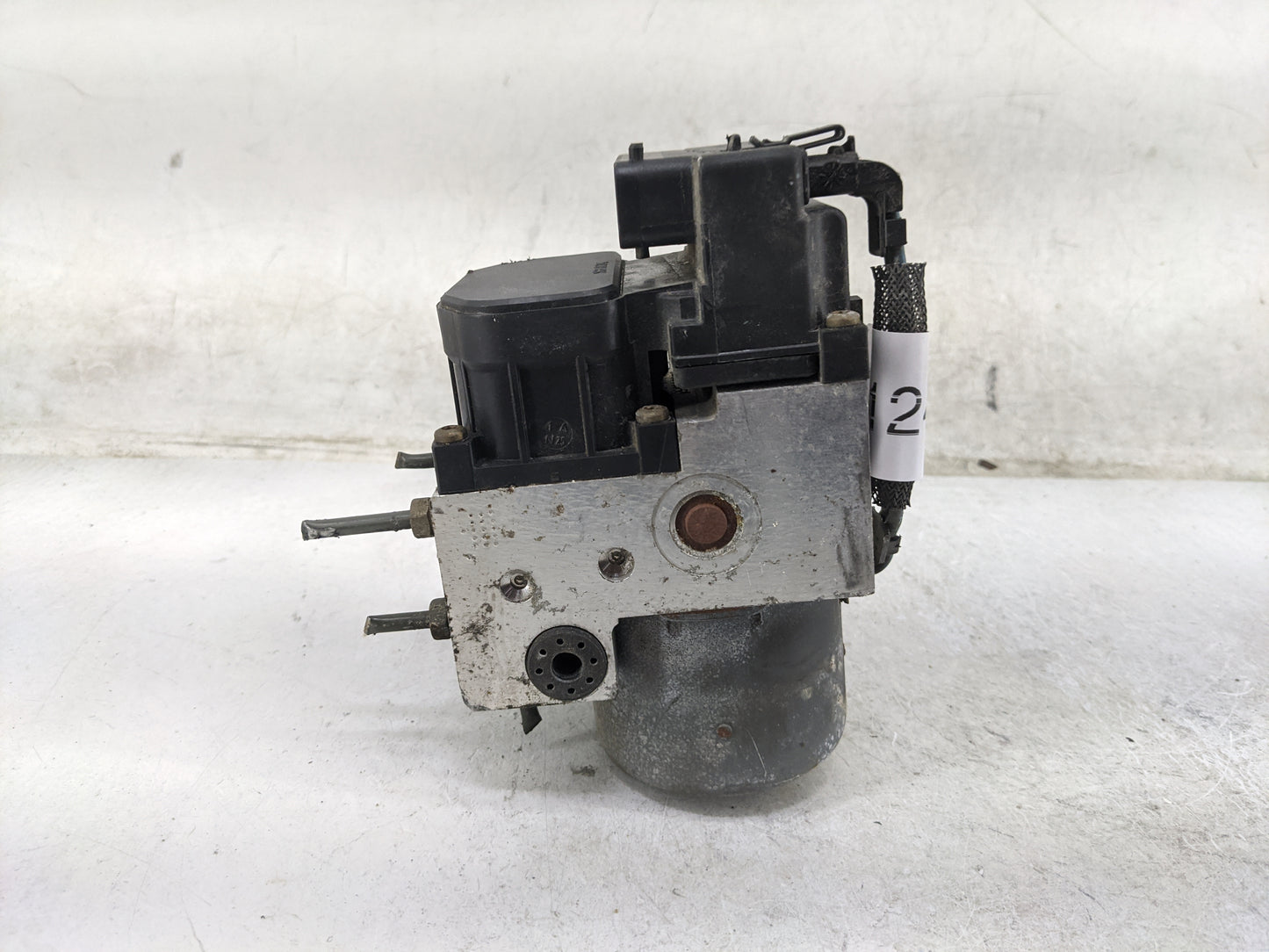2001 Subaru Outback ABS Pump Control Module Replacement P/N:0265220487 4845840032 Fits OEM Used Auto Parts - Oemusedautopart