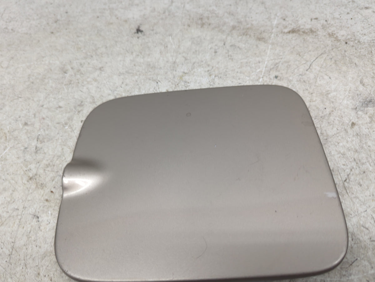 2001 Suzuki Vitara Fuel Tank Door Lid Gas Tank Beige - Oemusedautoparts1.com
