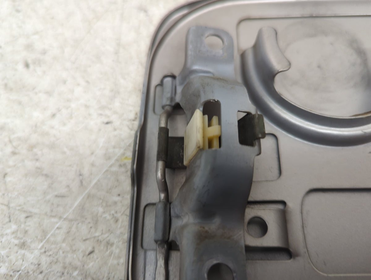 2001 Suzuki Vitara Fuel Tank Door Lid Gas Tank Beige - Oemusedautoparts1.com