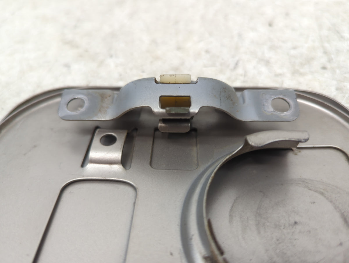 2001 Suzuki Vitara Fuel Tank Door Lid Gas Tank Beige - Oemusedautoparts1.com