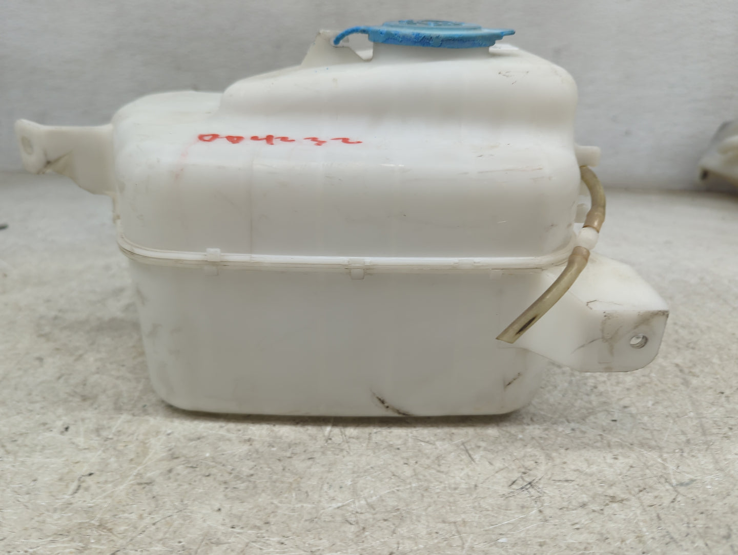 2001 Suzuki Vitara Windshield Washer Fluid Reservoir Bottle Oem - Oemusedautoparts1.com