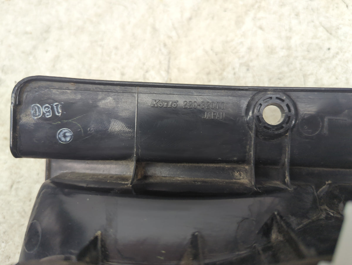 2001 Suzuki Vitara Tail Light Assembly Passenger Right OEM P/N:220-32077 Fits OEM Used Auto Parts - Oemusedautoparts1.com