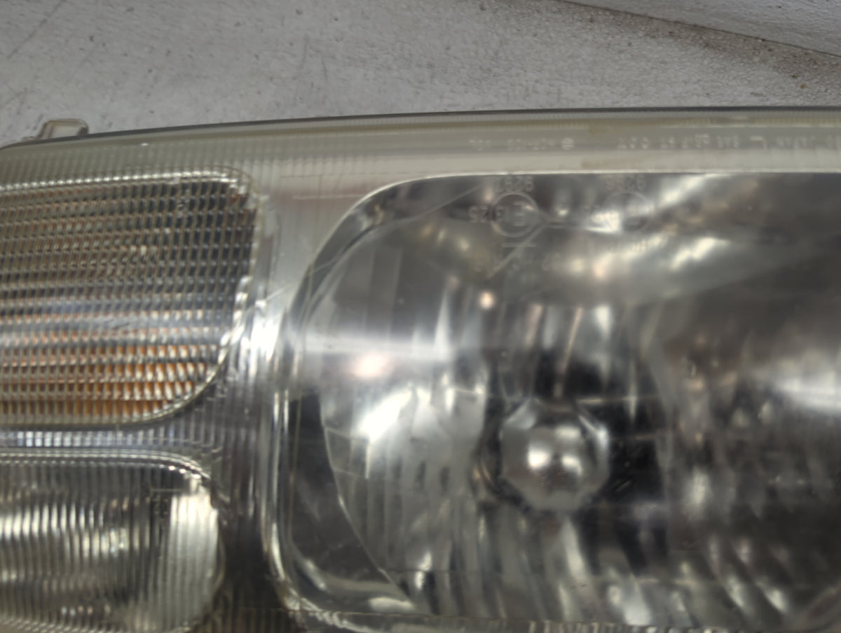 2001 Suzuki Vitara Passenger Right Oem Head Light Headlight Lamp - Oemusedautoparts1.com