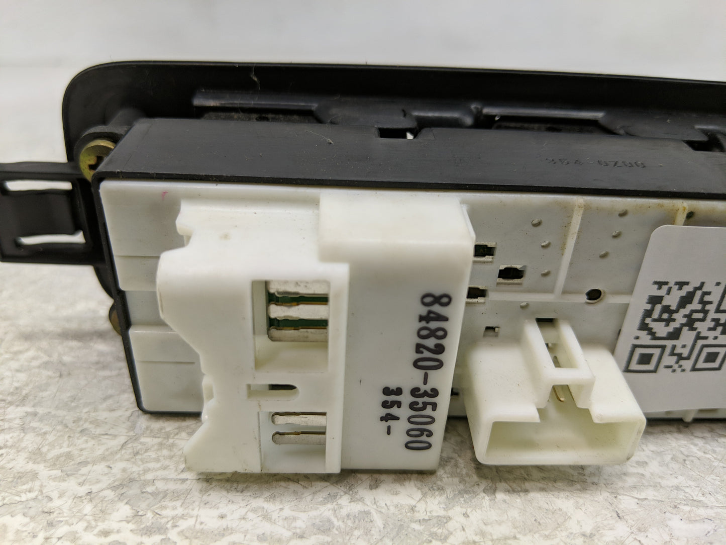 1998-2002 Toyota 4runner Master Power Window Switch Replacement Driver Side Left P/N:84820-35060 Fits OEM Used Auto Parts - 