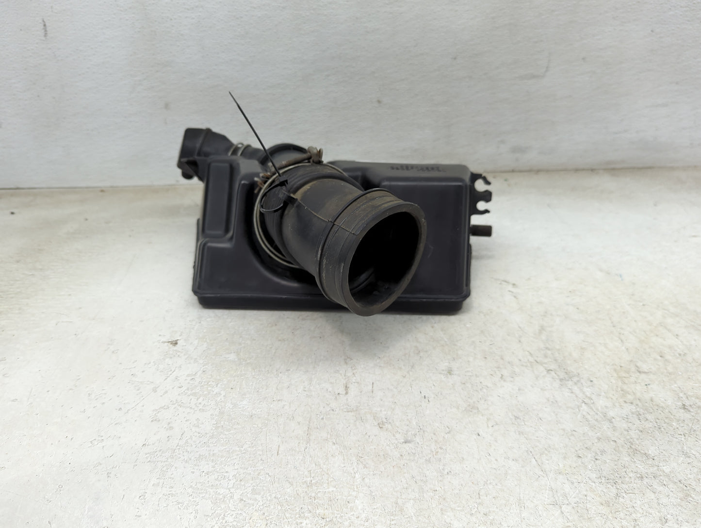 2001 Toyota 4runner Air Cleaner Intake-duct Hose Tube - Oemusedautoparts1.com