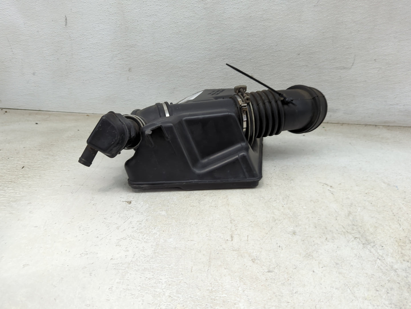 2001 Toyota 4runner Air Cleaner Intake-duct Hose Tube - Oemusedautoparts1.com