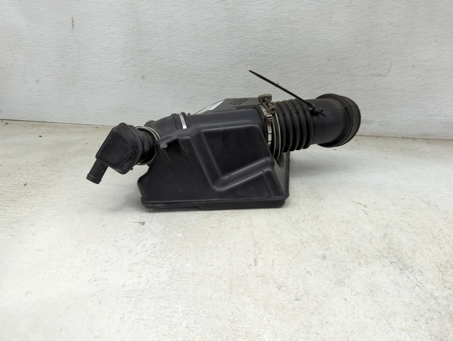 2001 Toyota 4runner Air Cleaner Intake-duct Hose Tube - Oemusedautoparts1.com