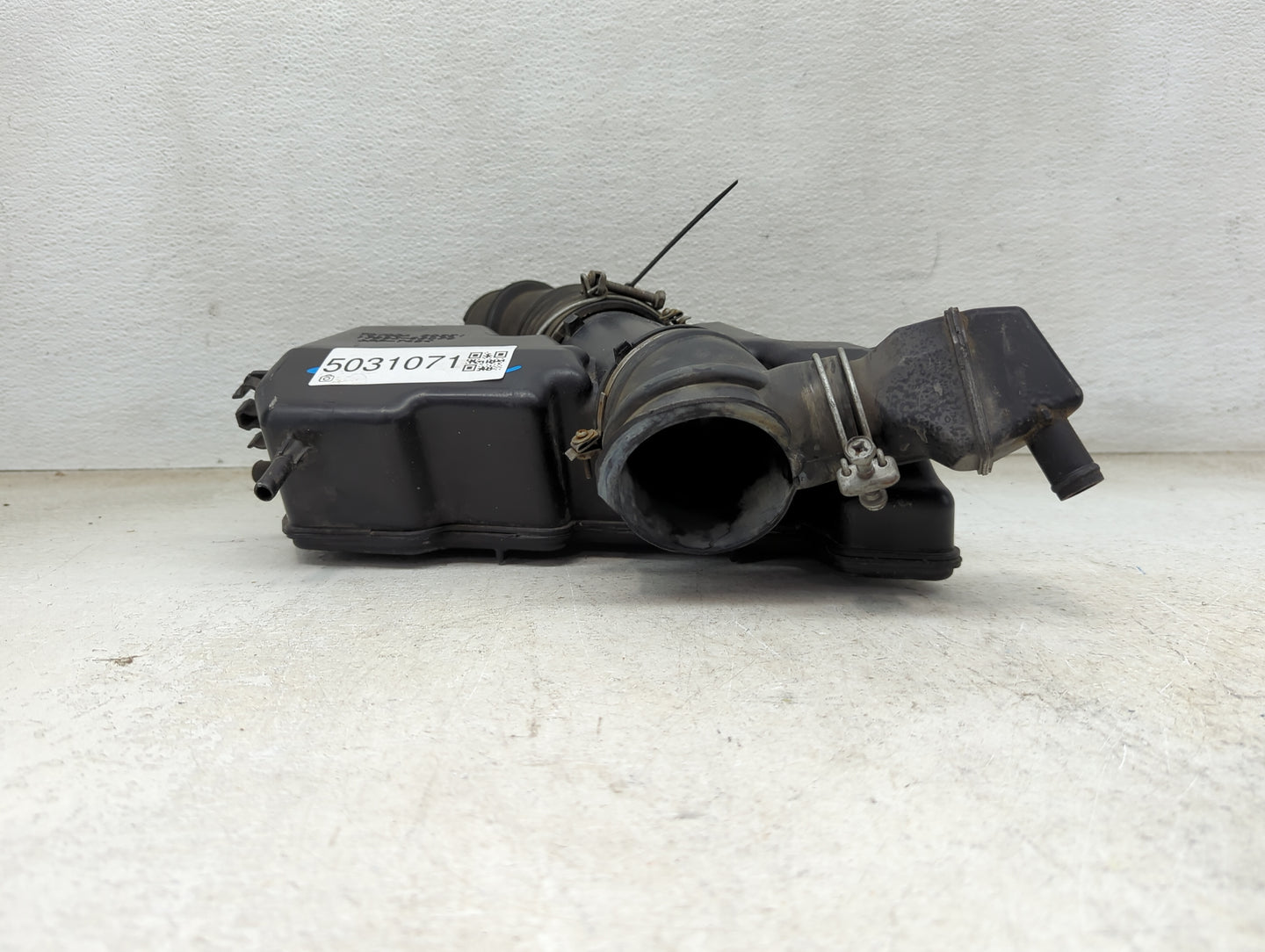 2001 Toyota 4runner Air Cleaner Intake-duct Hose Tube - Oemusedautoparts1.com