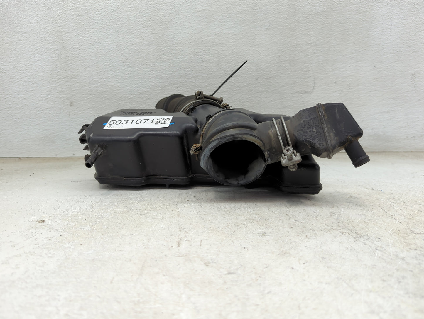 2001 Toyota 4runner Air Cleaner Intake-duct Hose Tube - Oemusedautoparts1.com