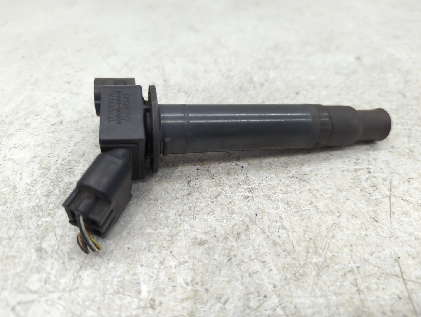 2000-2004 Toyota Avalon Ignition Coil Igniter Pack - Oemusedautoparts1.com