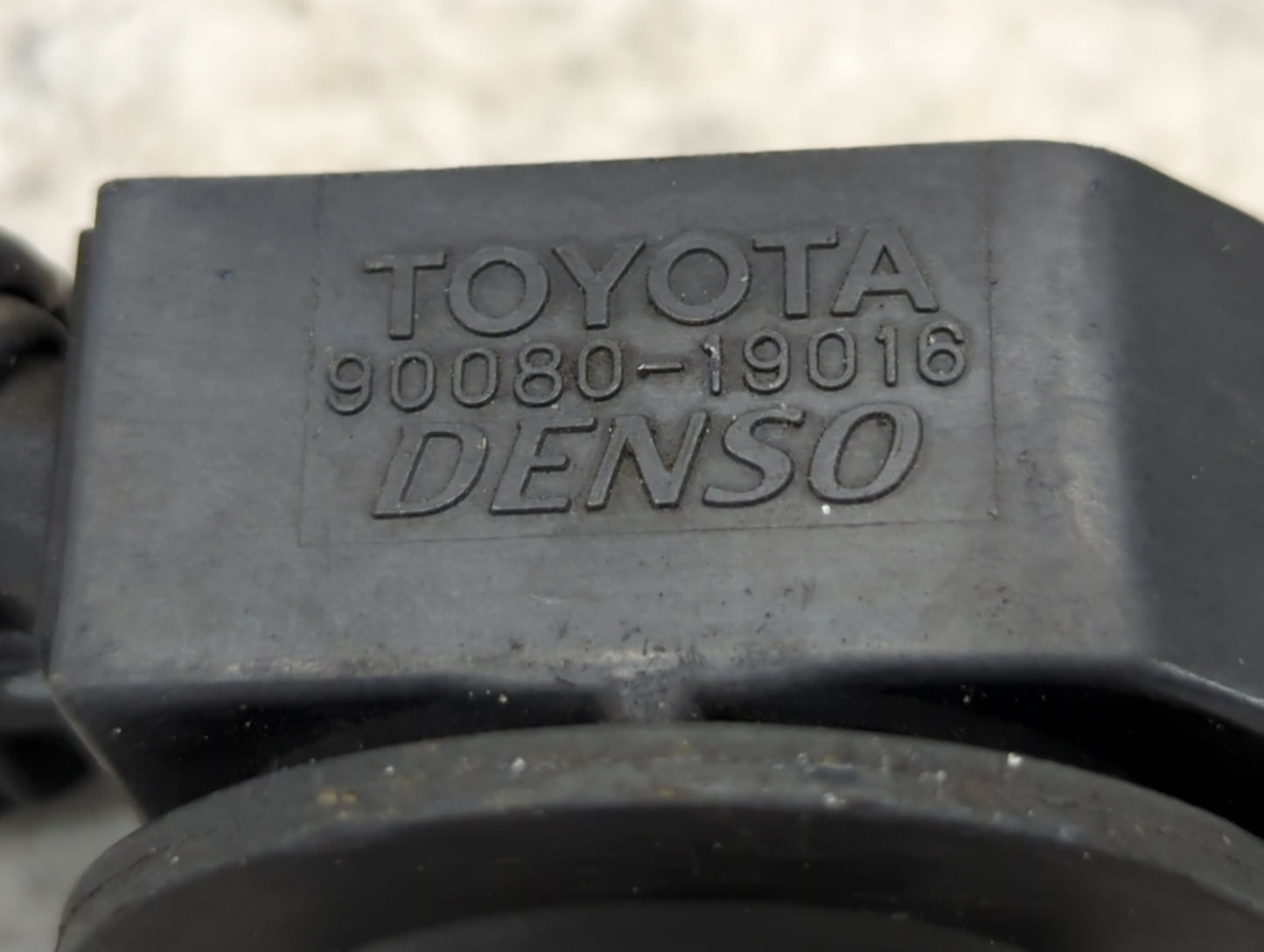 2000-2004 Toyota Avalon Ignition Coil Igniter Pack - Oemusedautoparts1.com