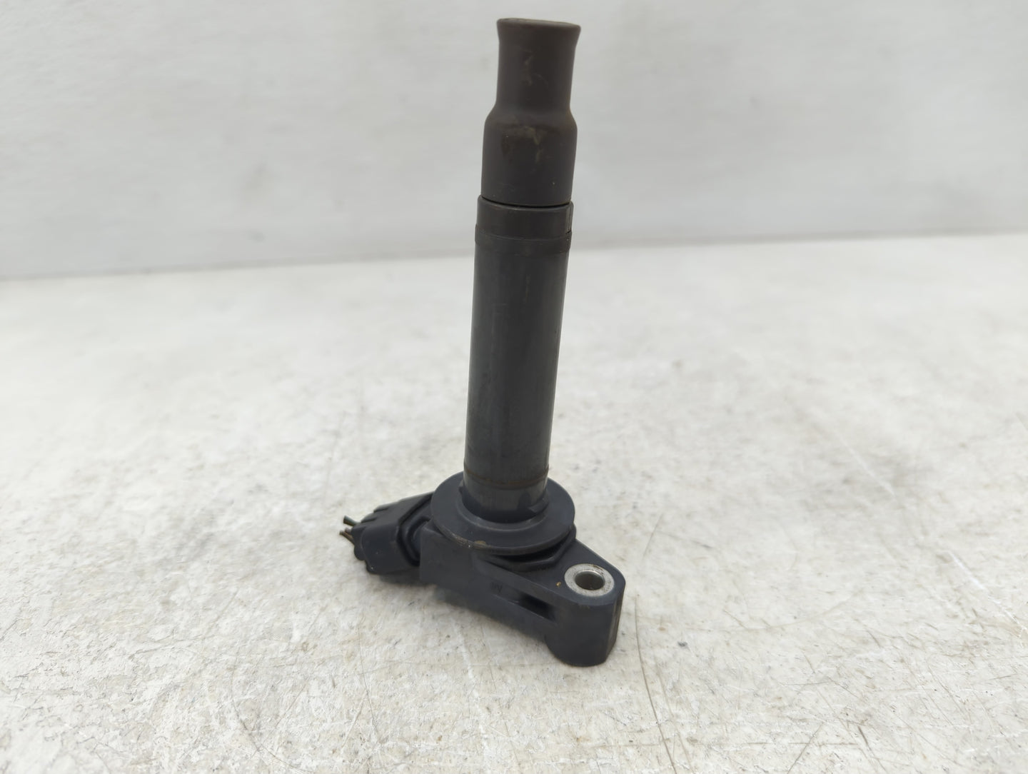 2000-2004 Toyota Avalon Ignition Coil Igniter Pack - Oemusedautoparts1.com