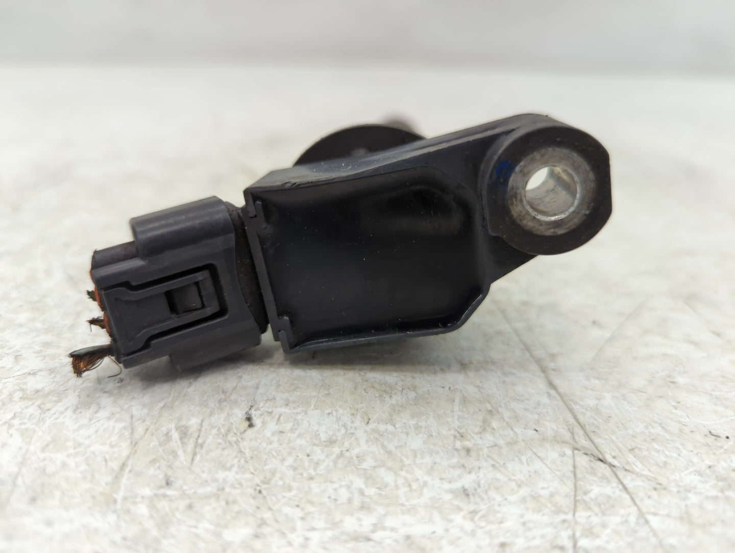 2000-2004 Toyota Avalon Ignition Coil Igniter Pack - Oemusedautoparts1.com