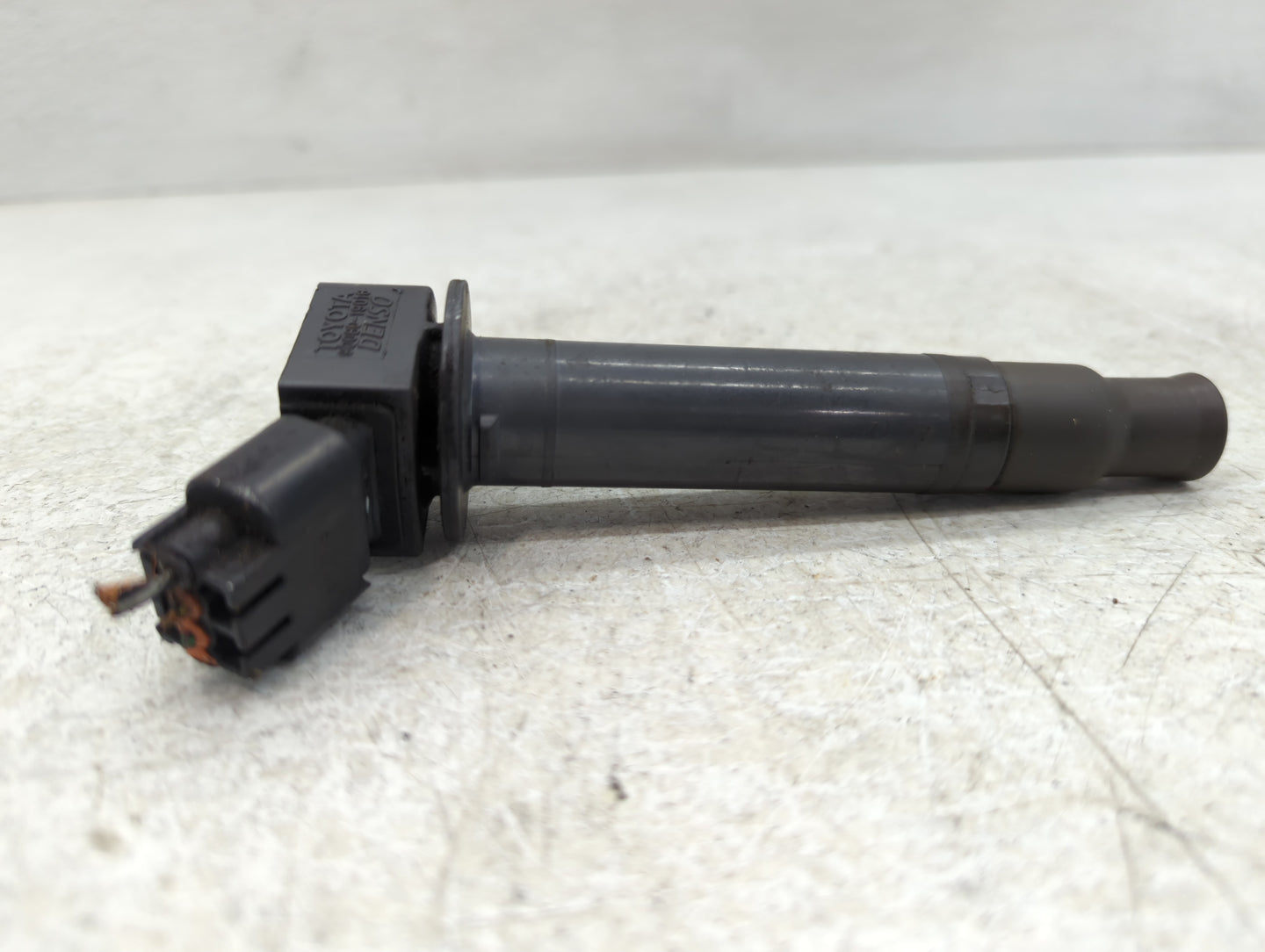 2000-2004 Toyota Avalon Ignition Coil Igniter Pack - Oemusedautoparts1.com