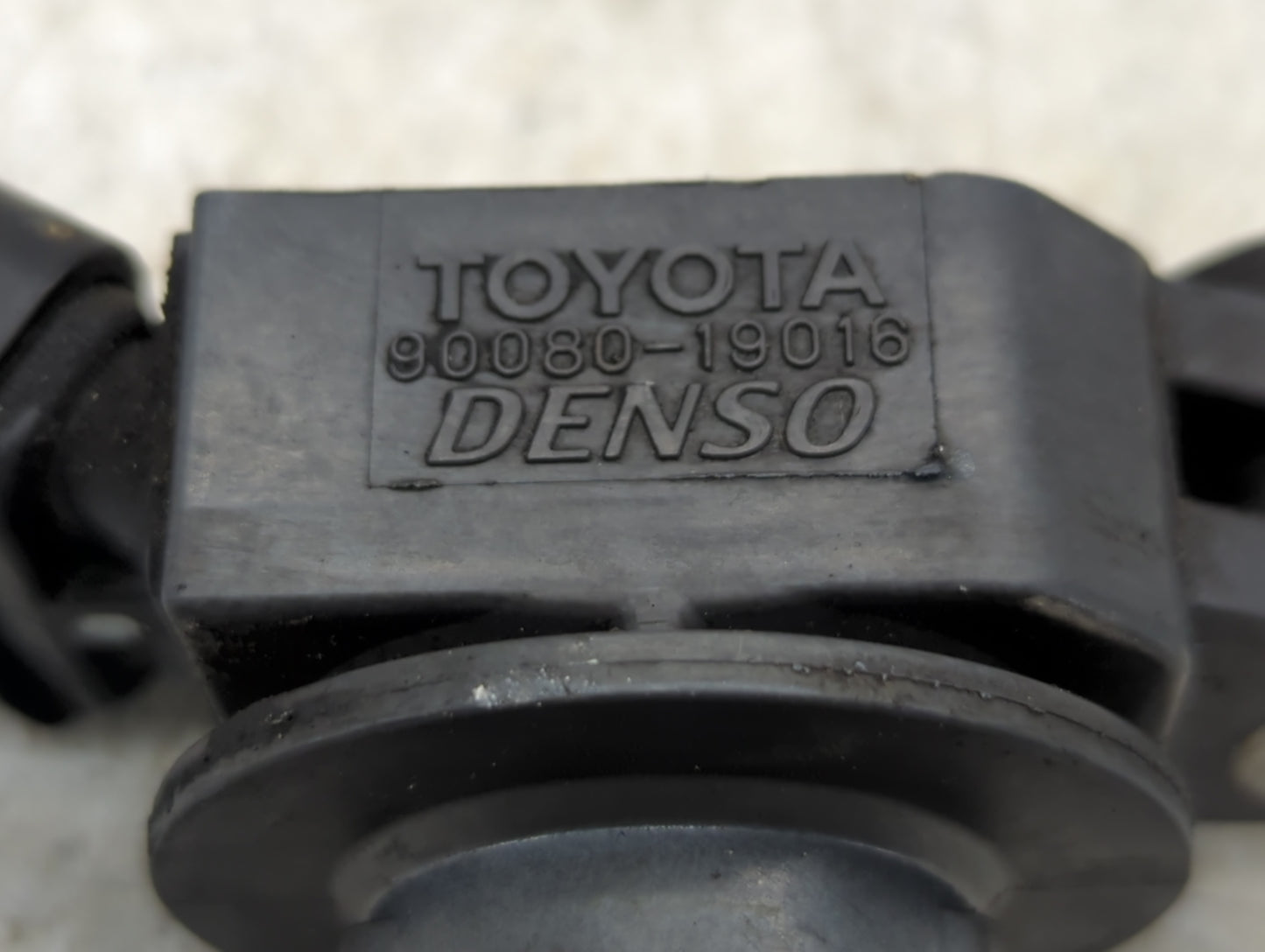 2000-2004 Toyota Avalon Ignition Coil Igniter Pack - Oemusedautoparts1.com