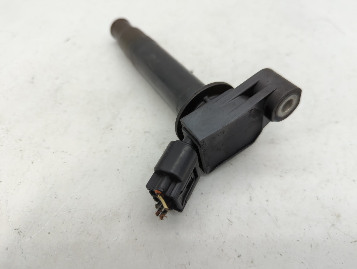 2000-2004 Toyota Avalon Ignition Coil Igniter Pack - Oemusedautoparts1.com