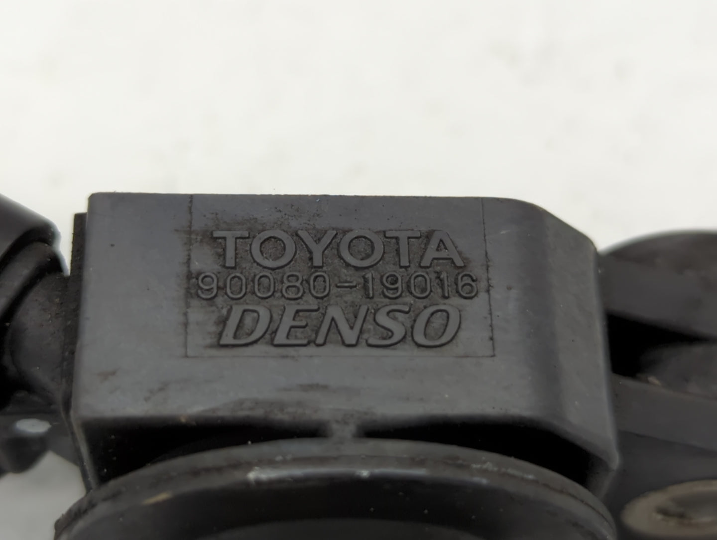 2000-2004 Toyota Avalon Ignition Coil Igniter Pack - Oemusedautoparts1.com