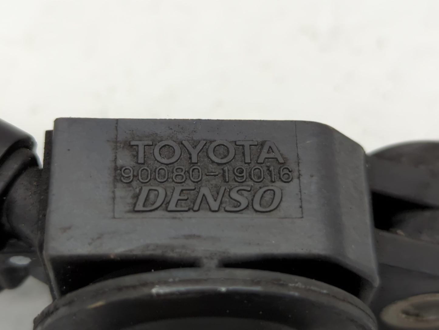 2000-2004 Toyota Avalon Ignition Coil Igniter Pack - Oemusedautoparts1.com